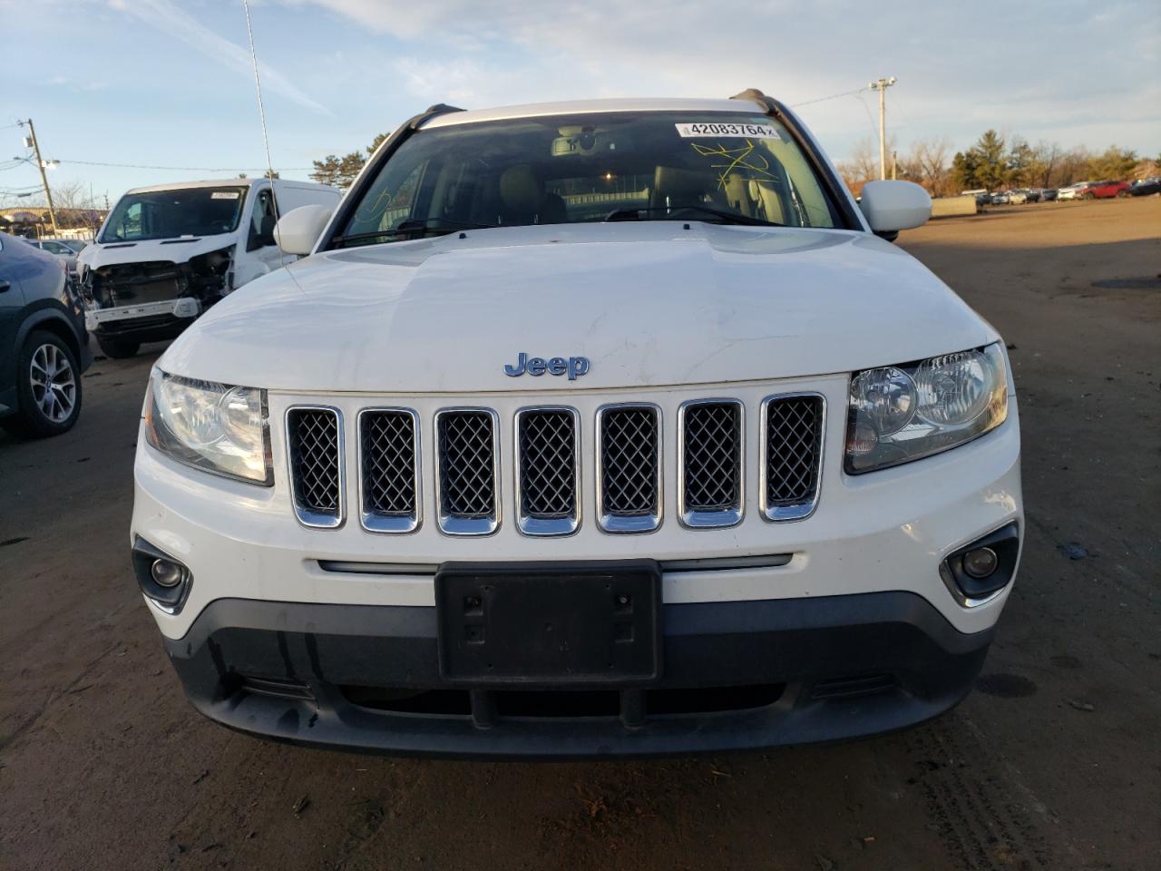 2015 Jeep Compass Latitude vin: 1C4NJDEB0FD304192