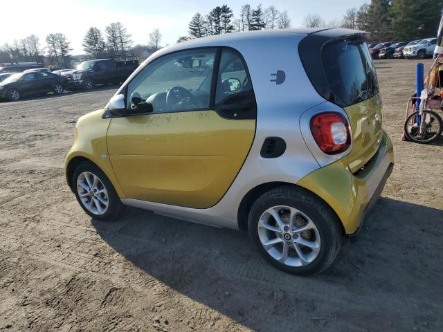 VIN WMEFJ9BA8HK235815 2017 Smart Fortwo no.2