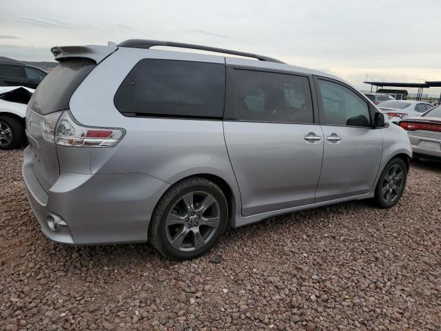 2018 TOYOTA SIENNA SE 5TDXZ3DC9JS958062