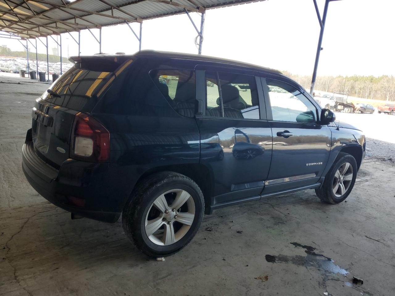 2017 Jeep Compass Latitude vin: 1C4NJDEB8HD154321