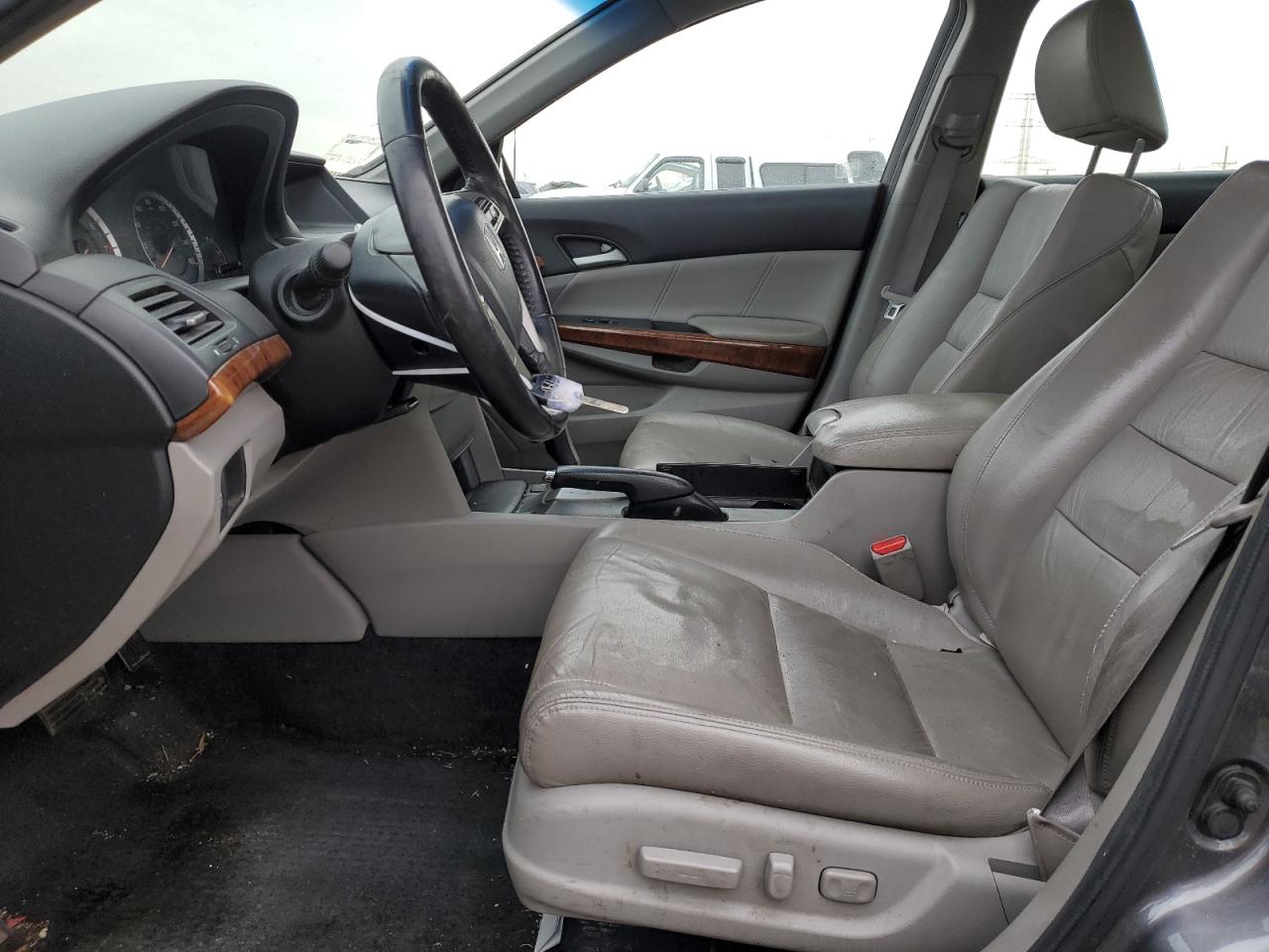 1HGCP3F8XBA010749 2011 Honda Accord Exl