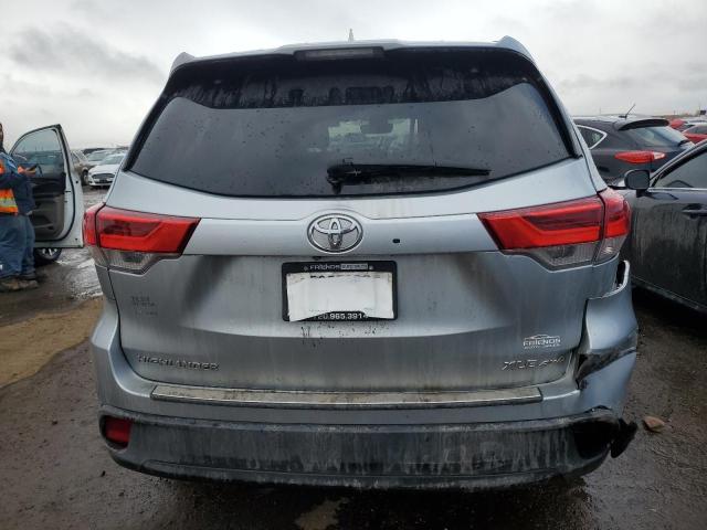 VIN 5TDJZRFH1KS949018 2019 Toyota Highlander, SE no.6