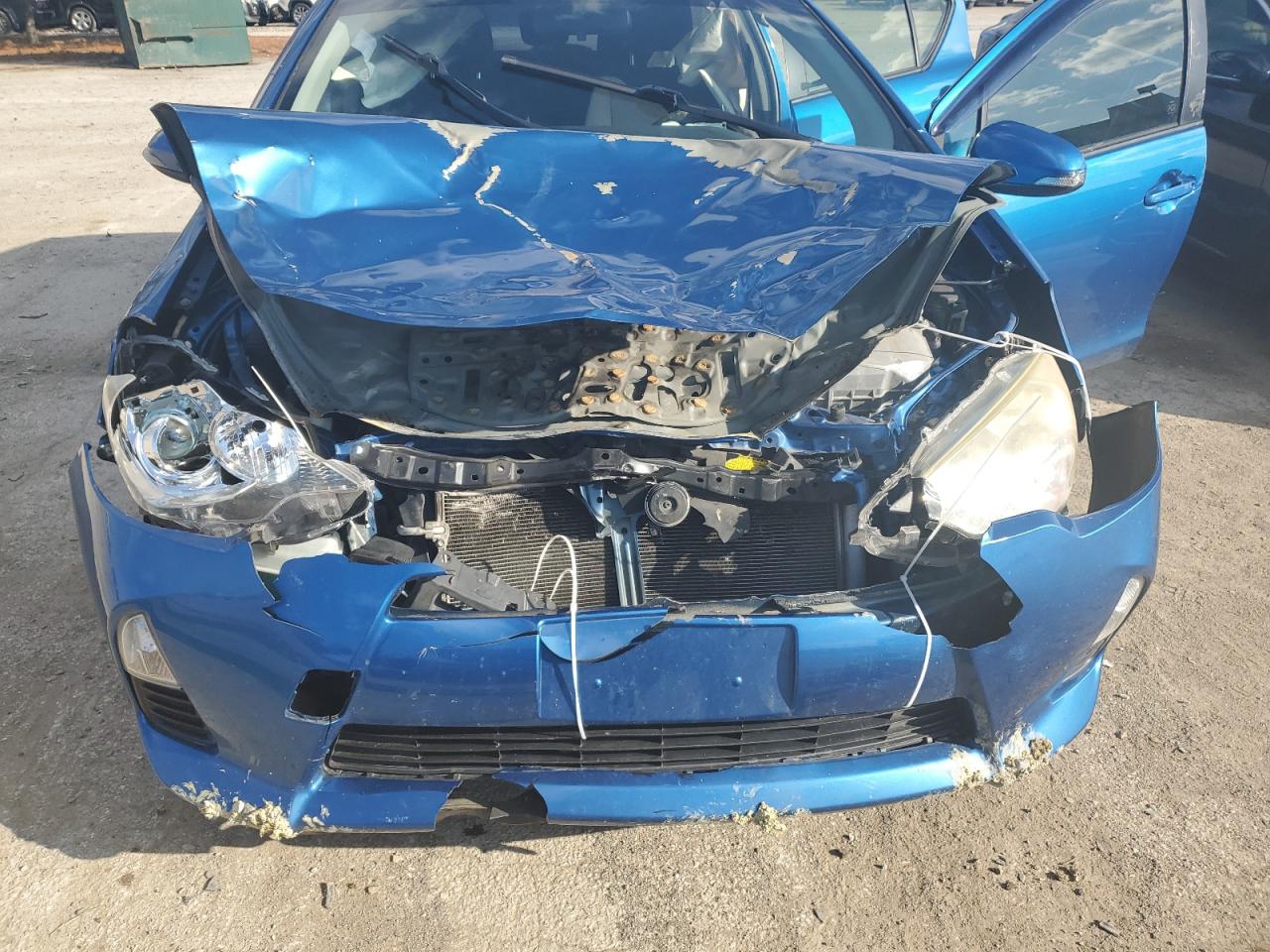 JTDKDTB31C1526075 2012 Toyota Prius C