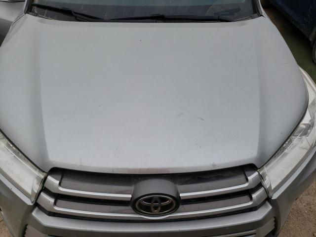 VIN 5TDZARFH6KS053422 2019 Toyota Highlander, LE no.12