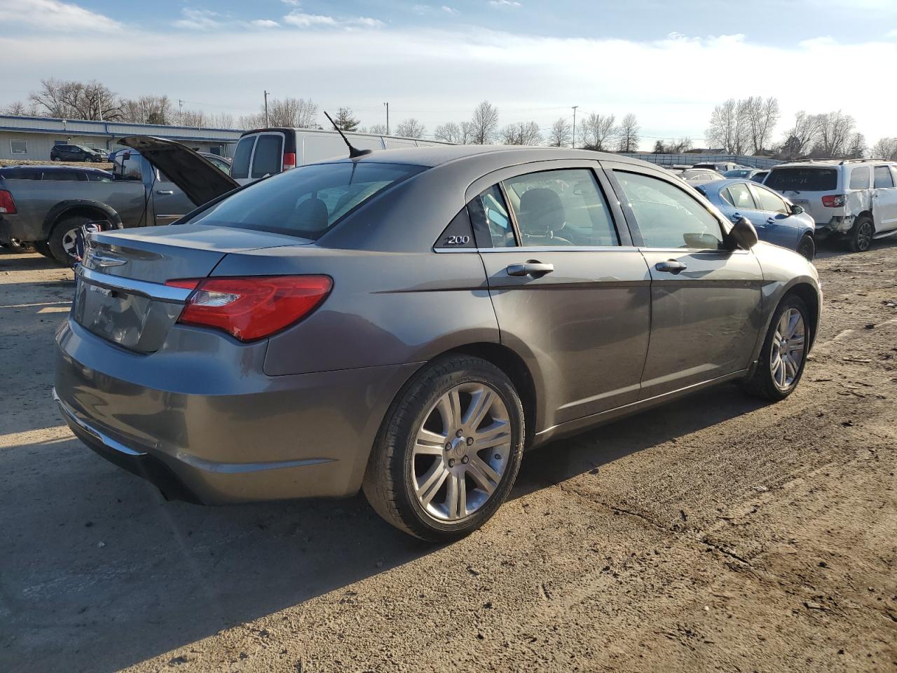 2013 Chrysler 200 Touring vin: 1C3CCBBB4DN654592