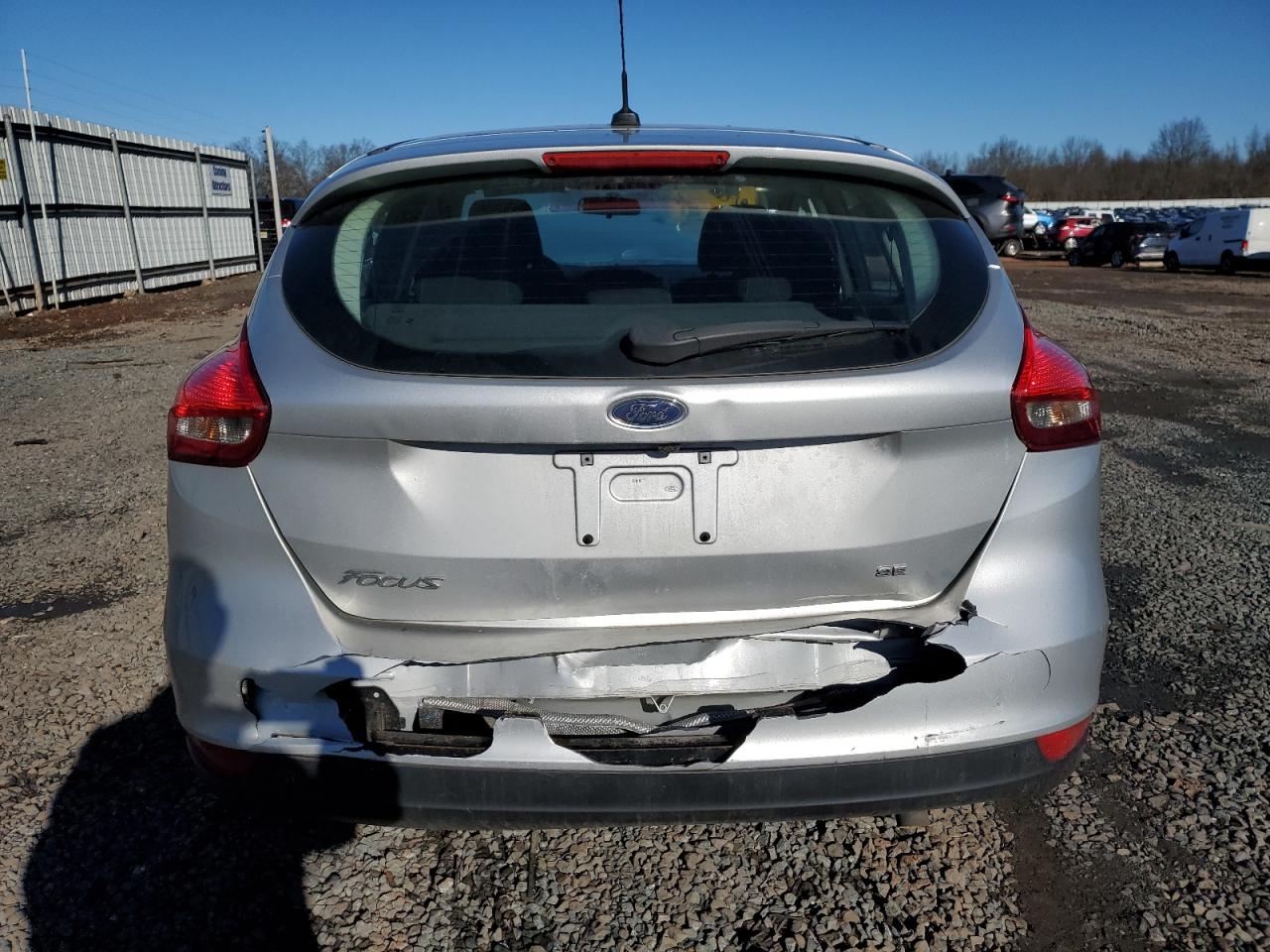 1FADP3K22JL276537 2018 Ford Focus Se