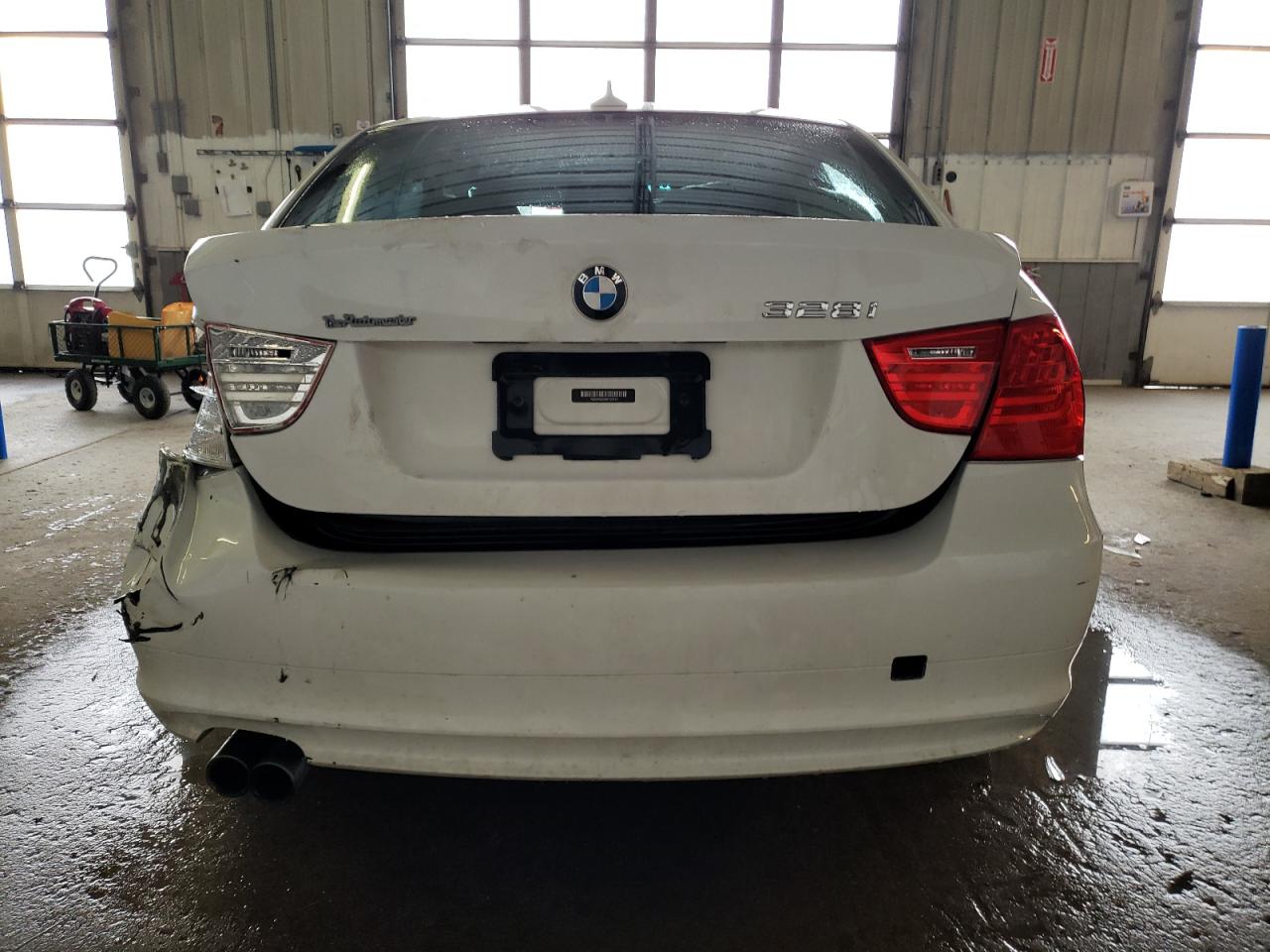 WBAPK5C5XBF125114 2011 BMW 328 Xi Sulev