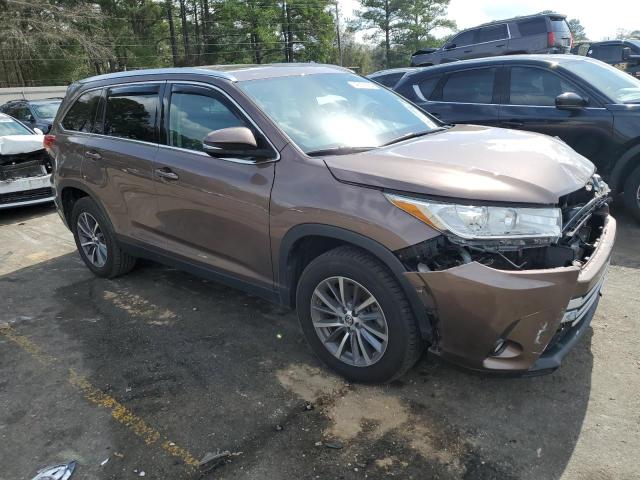 VIN 5TDKZRFH6KS306085 2019 Toyota Highlander, SE no.4