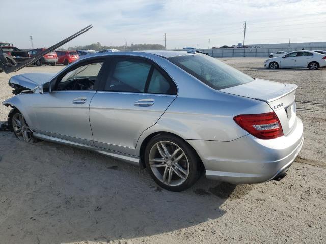 VIN WDDGF4HB1DR297071 2013 Mercedes-Benz C-Class, 250 no.2