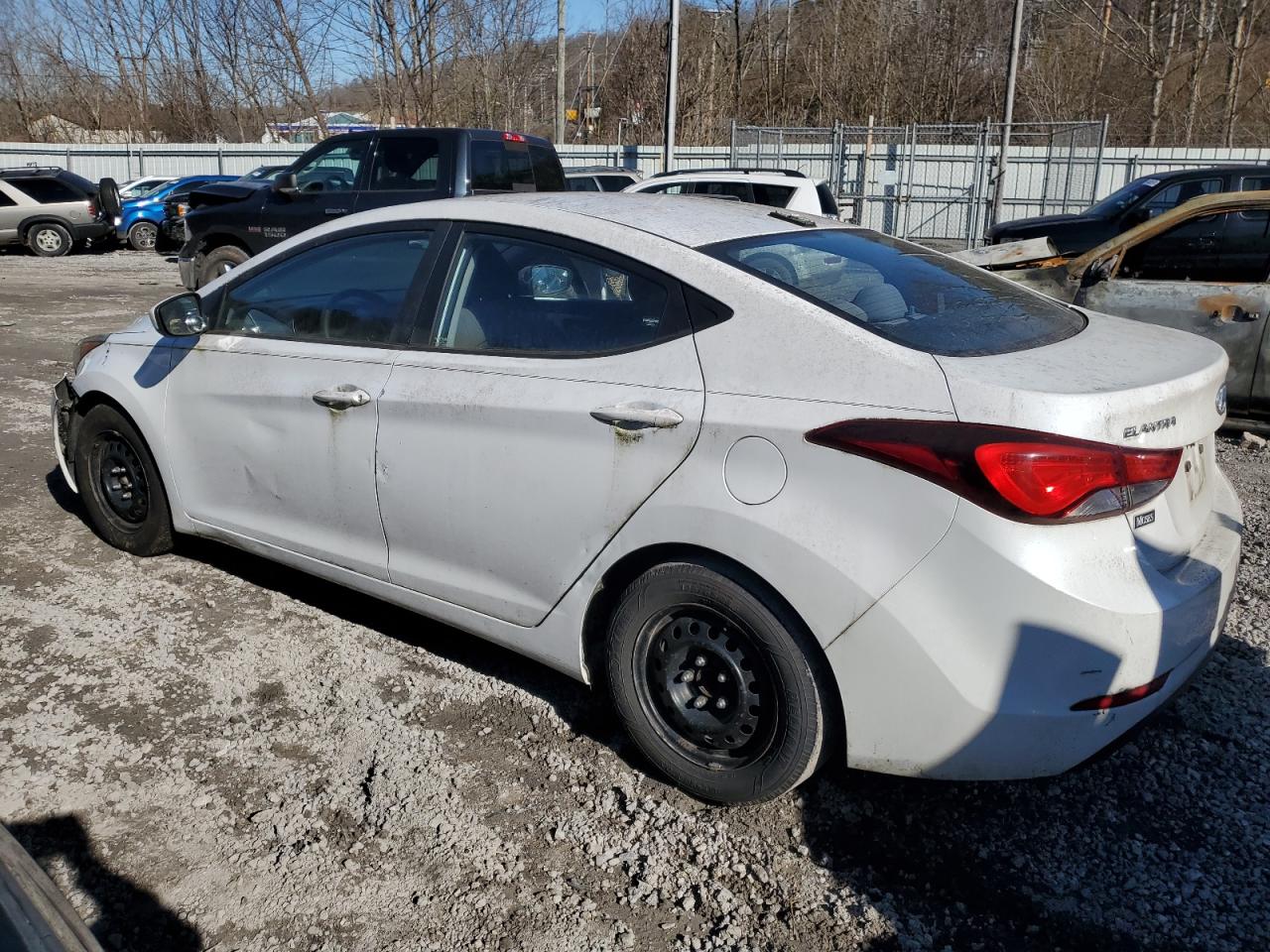 5NPDH4AE1GH677857 2016 Hyundai Elantra Se