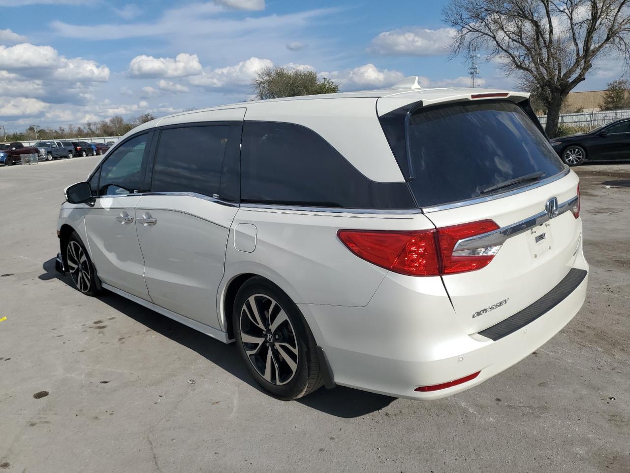 5FNRL6H93JB027961 2018 Honda Odyssey Elite