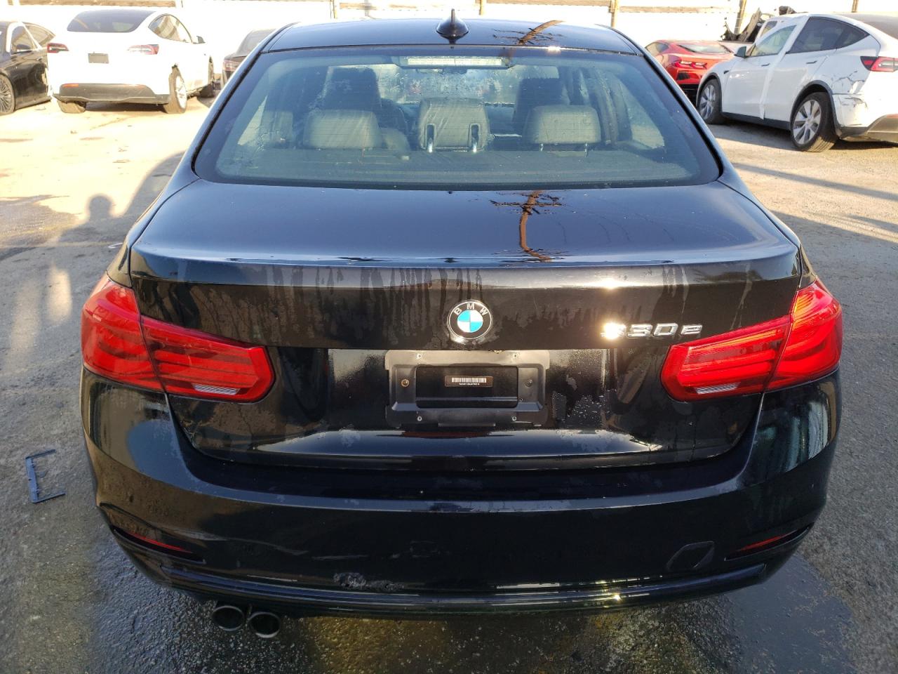 2018 BMW 330E vin: WBA8E1C5XJA756316