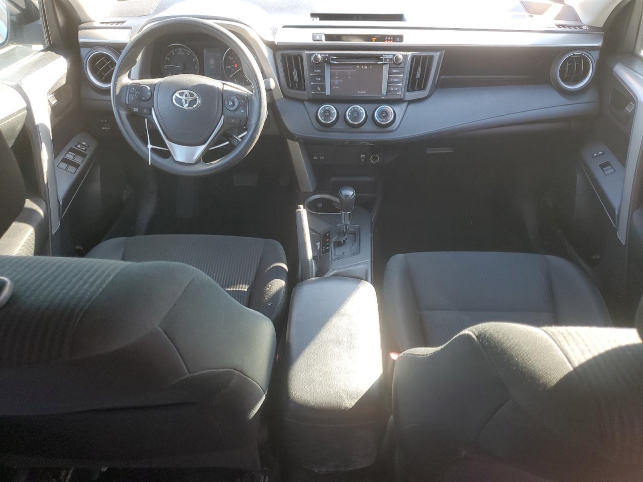 2T3BFREV6HW649549 2017 Toyota Rav4 Le
