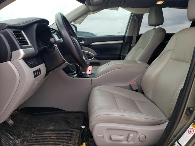 VIN 5TDKZRFH1KS332142 2019 Toyota Highlander, SE no.7