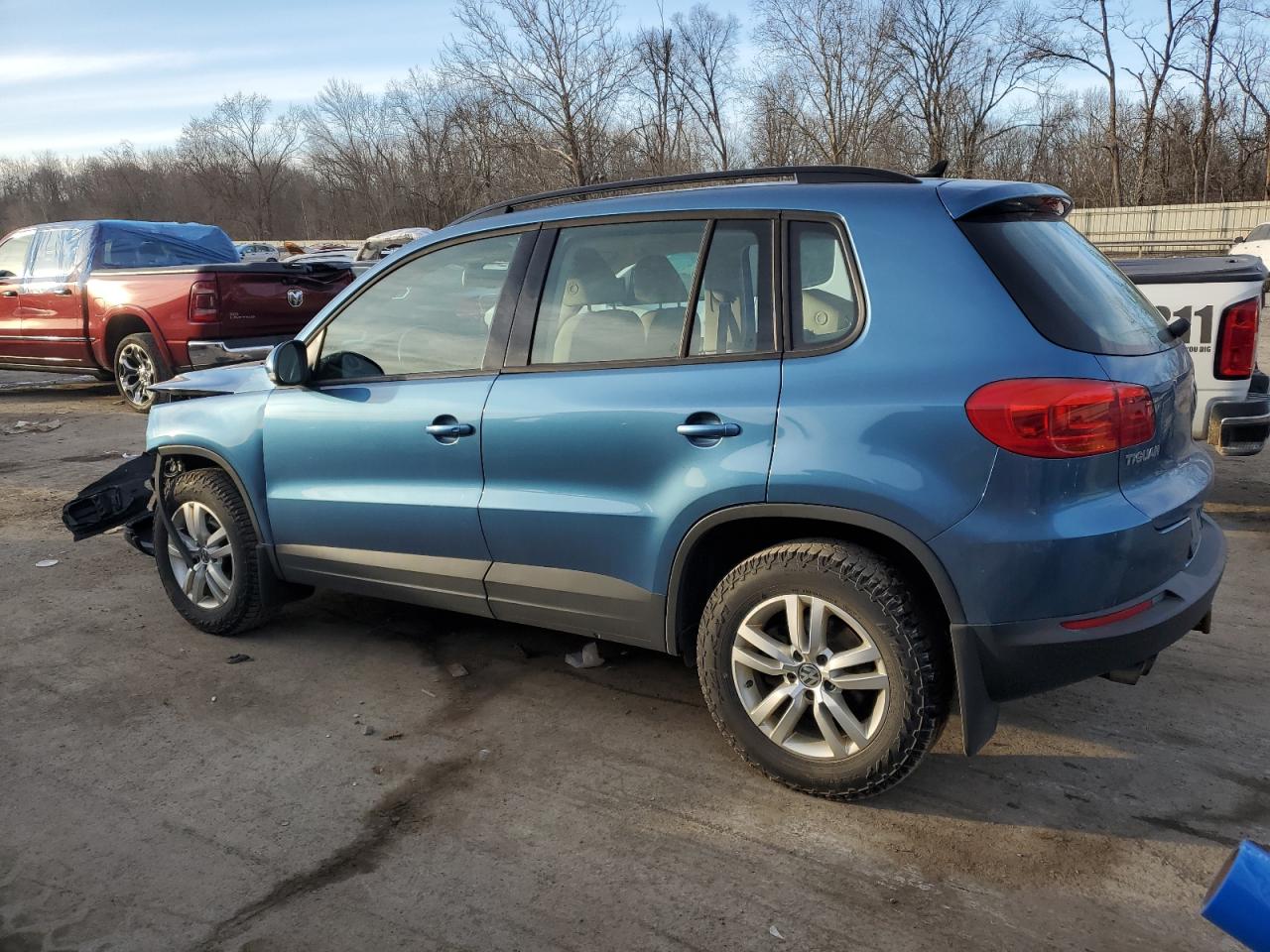 WVGBV7AX7HK024659 2017 Volkswagen Tiguan S