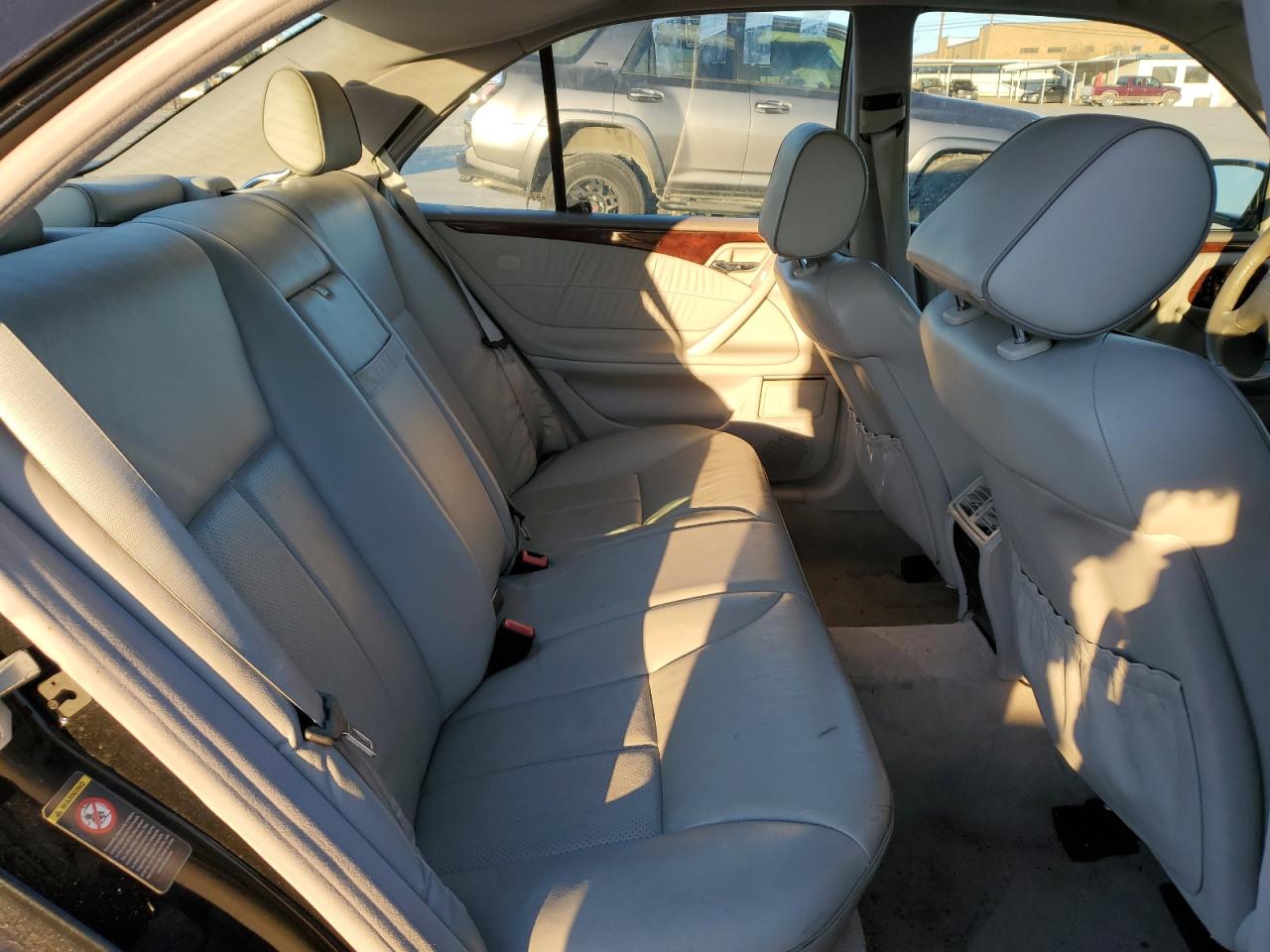 WDBJF65G0YA966557 2000 Mercedes-Benz E 320