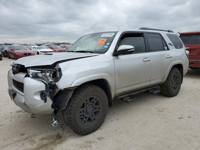 2019 TOYOTA 4RUNNER SR JTEBU5JR3K5692098