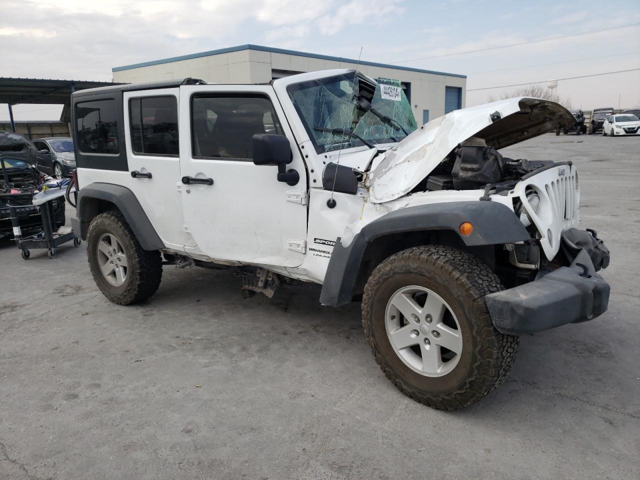 1C4HJWDG2JL920156 2018 Jeep Wrangler Unlimited Sport
