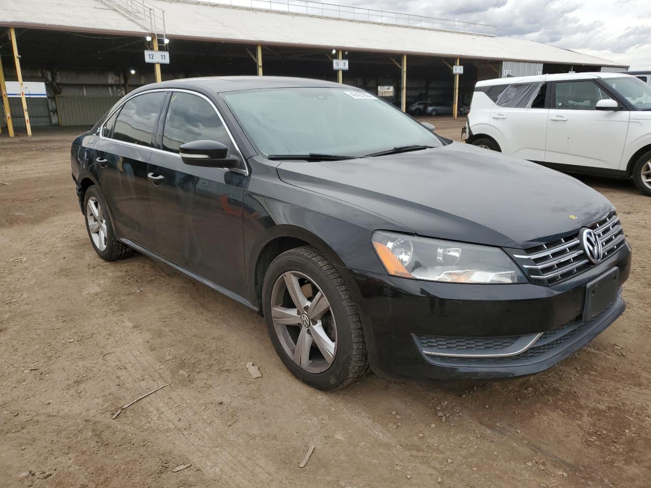 1VWBN7A34DC085339 2013 Volkswagen Passat Se