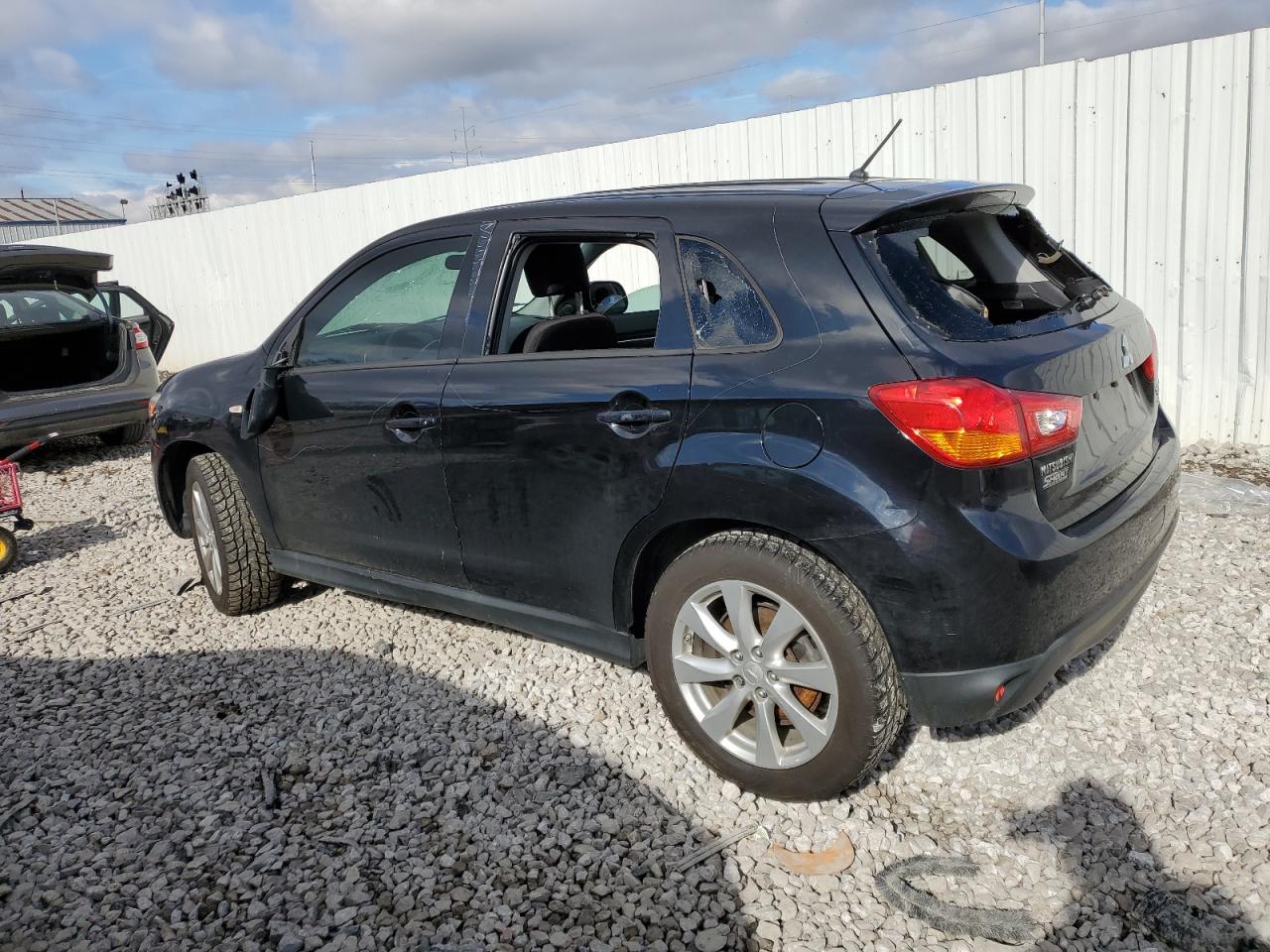 Lot #2489340938 2015 MITSUBISHI OUTLANDER