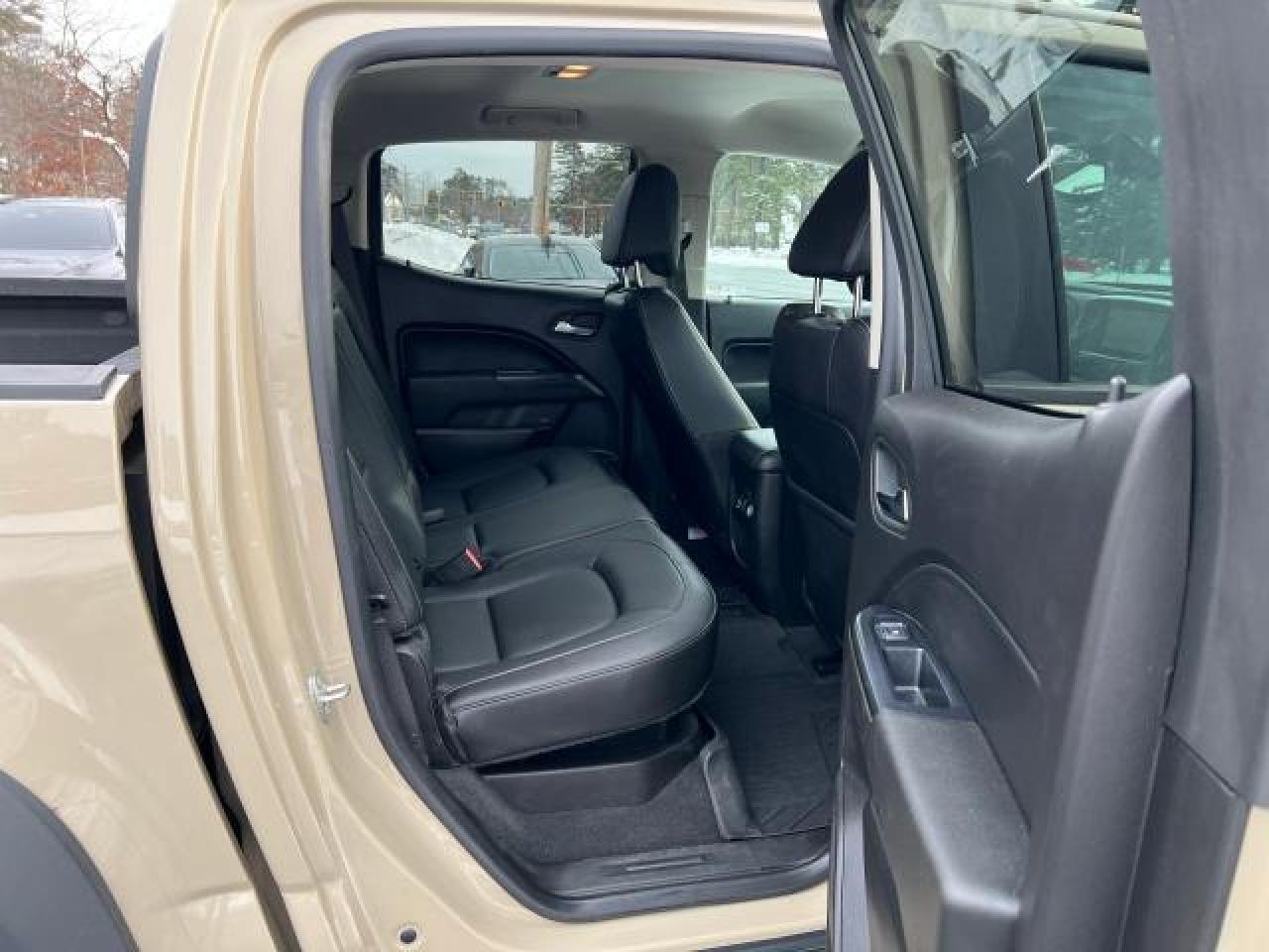 VIN: 1GCPTEE19M1180020 2021 CHEVROLET COLORADO