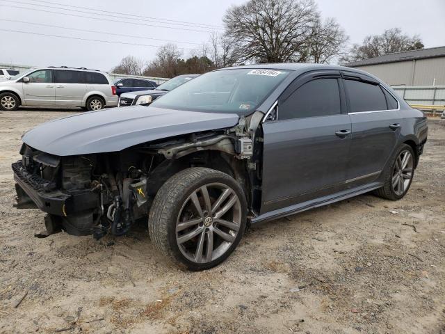 2017 VOLKSWAGEN PASSAT R-L 1VWDT7A3XHC048283