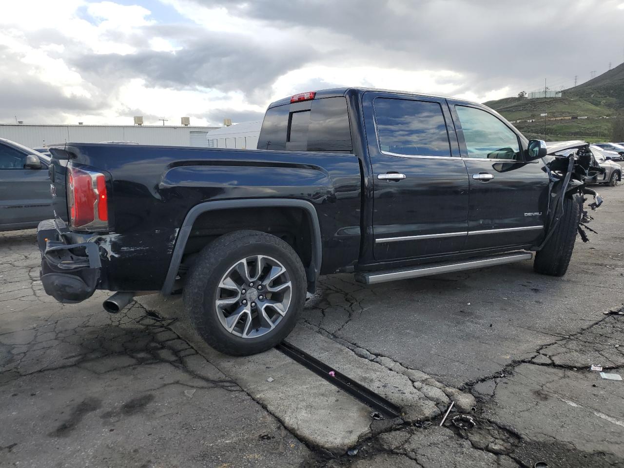 2017 GMC Sierra K1500 Denali vin: 3GTU2PEC4HG365635