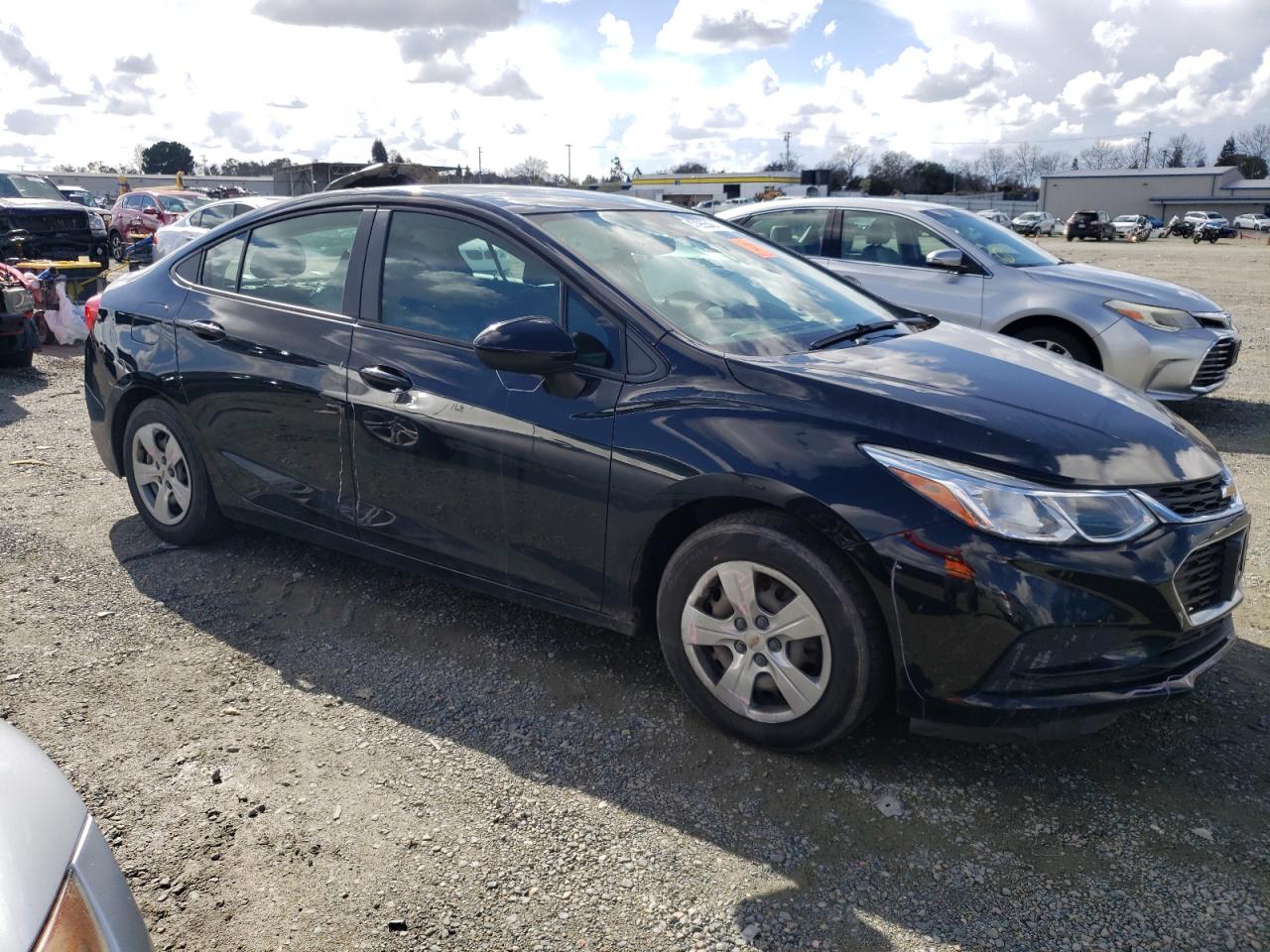 2018 Chevrolet Cruze Ls vin: 1G1BC5SM7J7120036