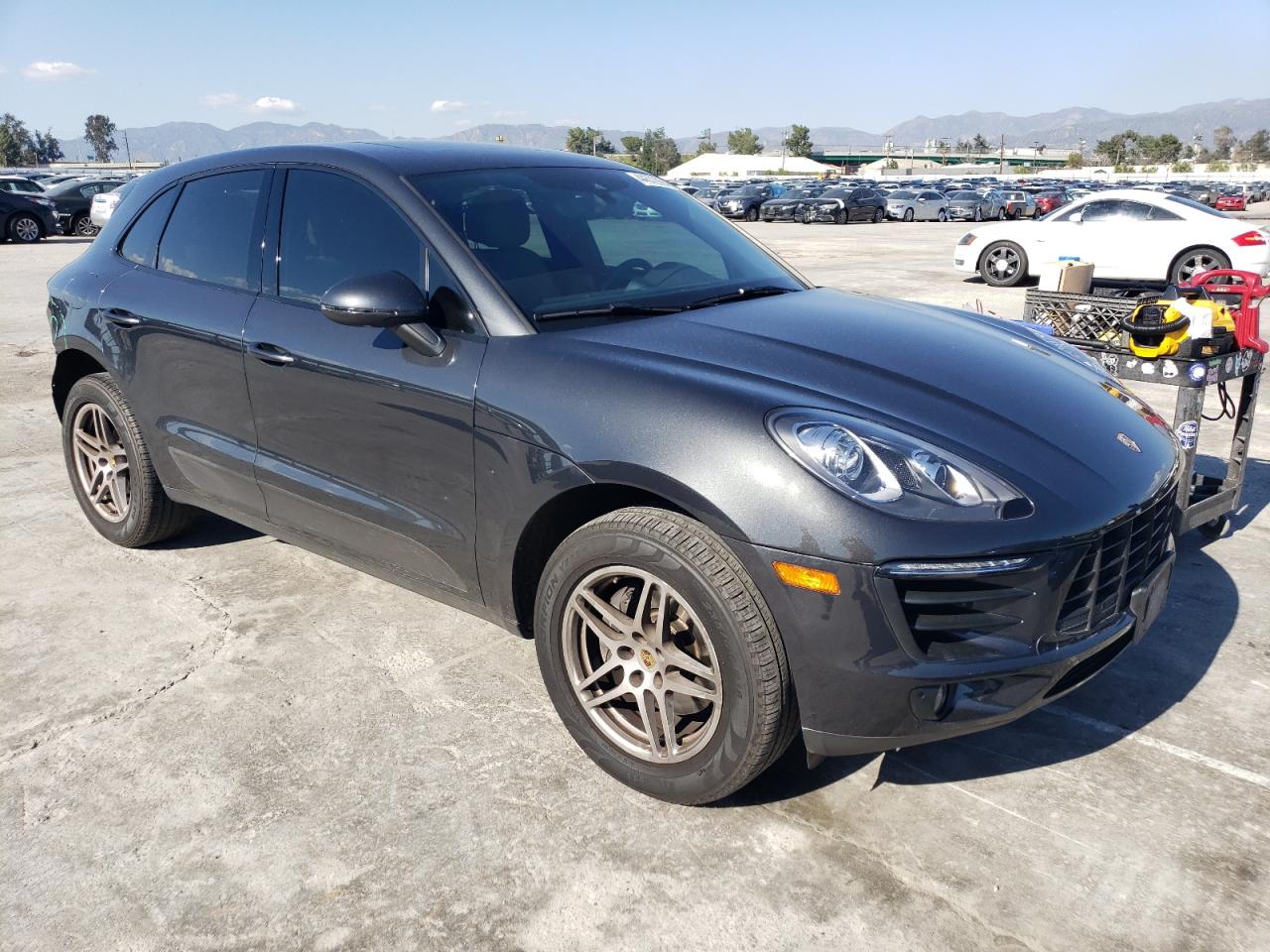 WP1AA2A59JLB24547 2018 Porsche Macan