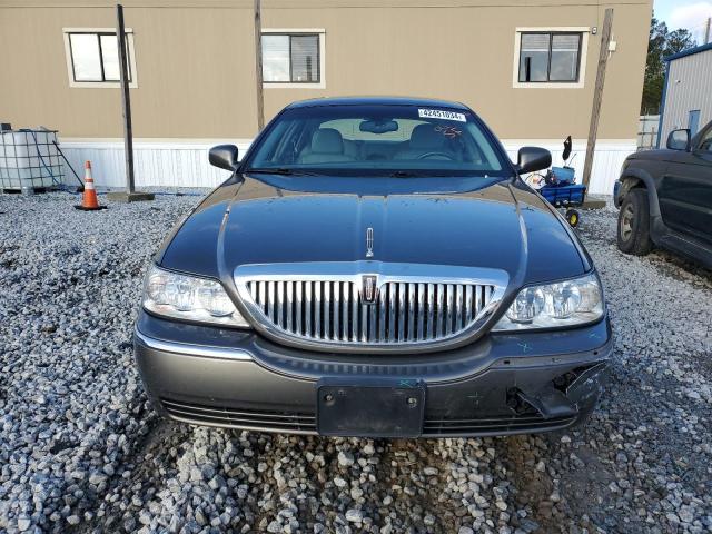 2003 Lincoln Town Car Executive VIN: 1LNHM81W43Y619582 Lot: 40252849