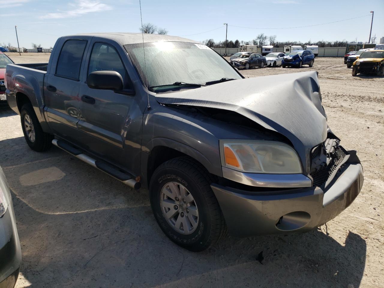 1Z7HT28K56S578852 2006 Mitsubishi Raider Ls