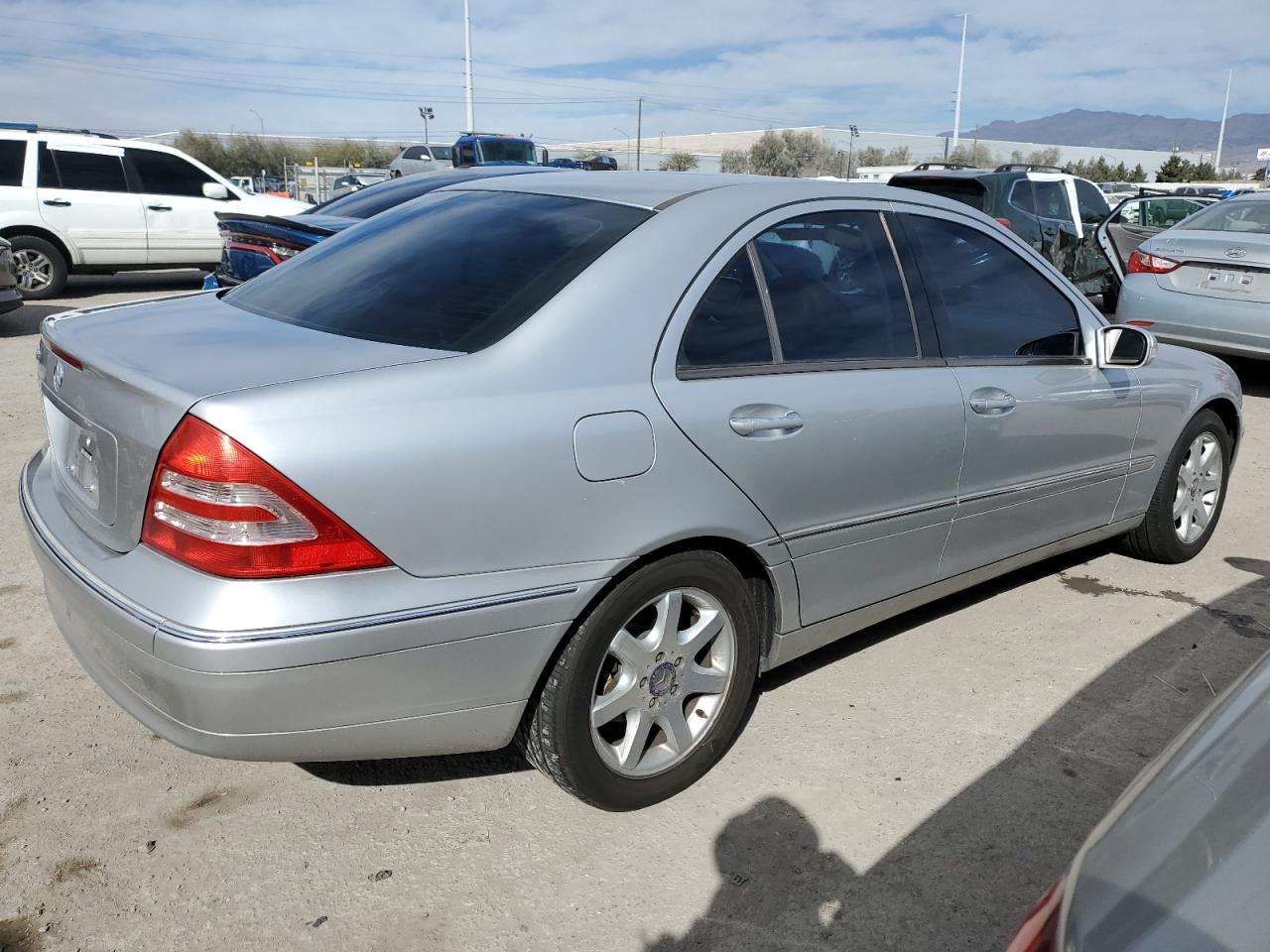 WDBRF61J74E015666 2004 Mercedes-Benz C 240