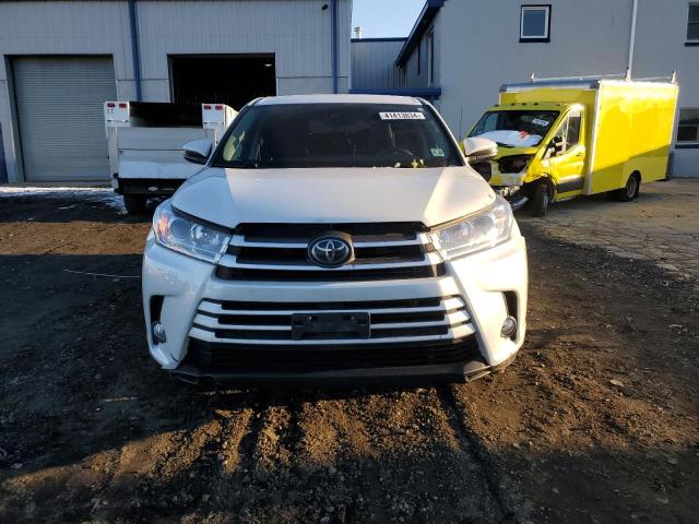 VIN 5TDBZRFHXKS976528 2019 Toyota Highlander, LE no.5