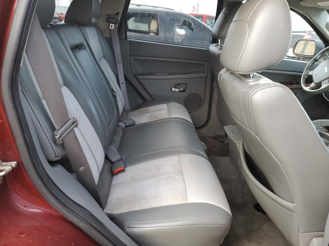 1J8HR68297C521205 2007 Jeep Grand Cherokee Overland