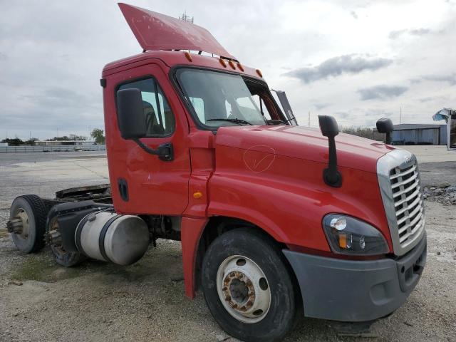 Lot #2356582712 2015 FREIGHTLINER CASCADIA 1 salvage car