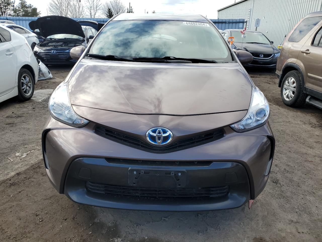 JTDZN3EUXHJ056779 2017 Toyota Prius V