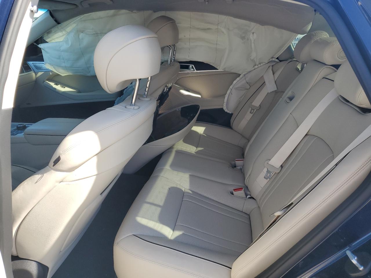 KMHGN4JE8KU299990 2019 Genesis G80 Base