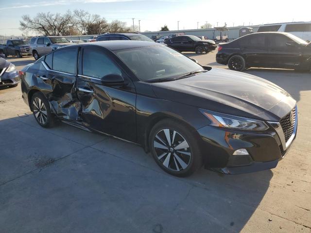 2022 Nissan Altima - Image 4