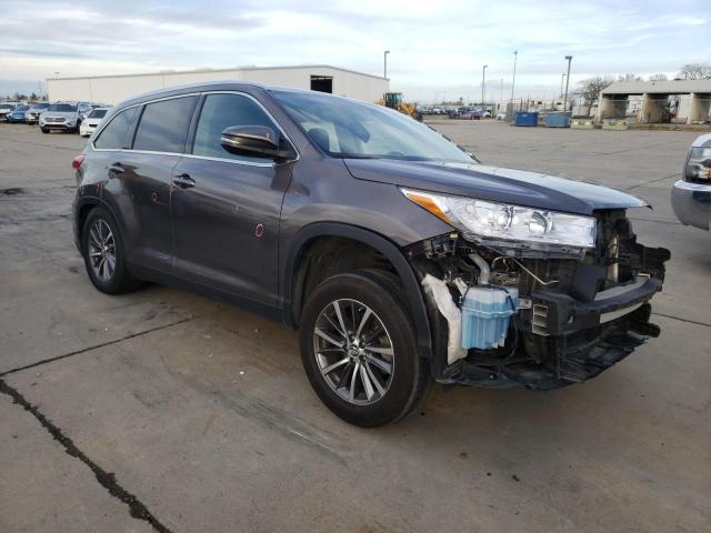 VIN 5TDKZRFH1KS326289 2019 Toyota Highlander, SE no.4