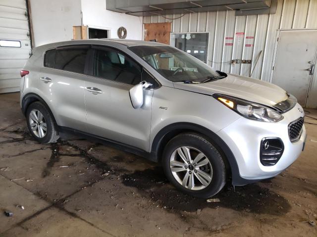 VIN KNDPMCAC1H7128117 2017 KIA Sportage, LX no.4