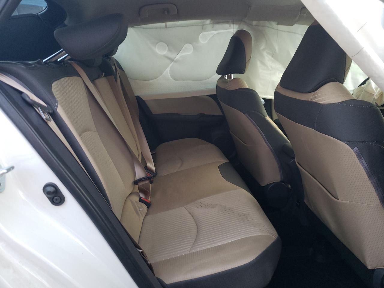 JTDKARFUXG3521921 2016 Toyota Prius