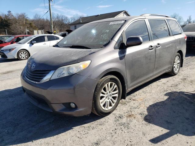 2013 Toyota Sienna XLE