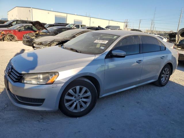 VIN 1VWAT7A3XFC002601 2015 Volkswagen Passat, S no.1