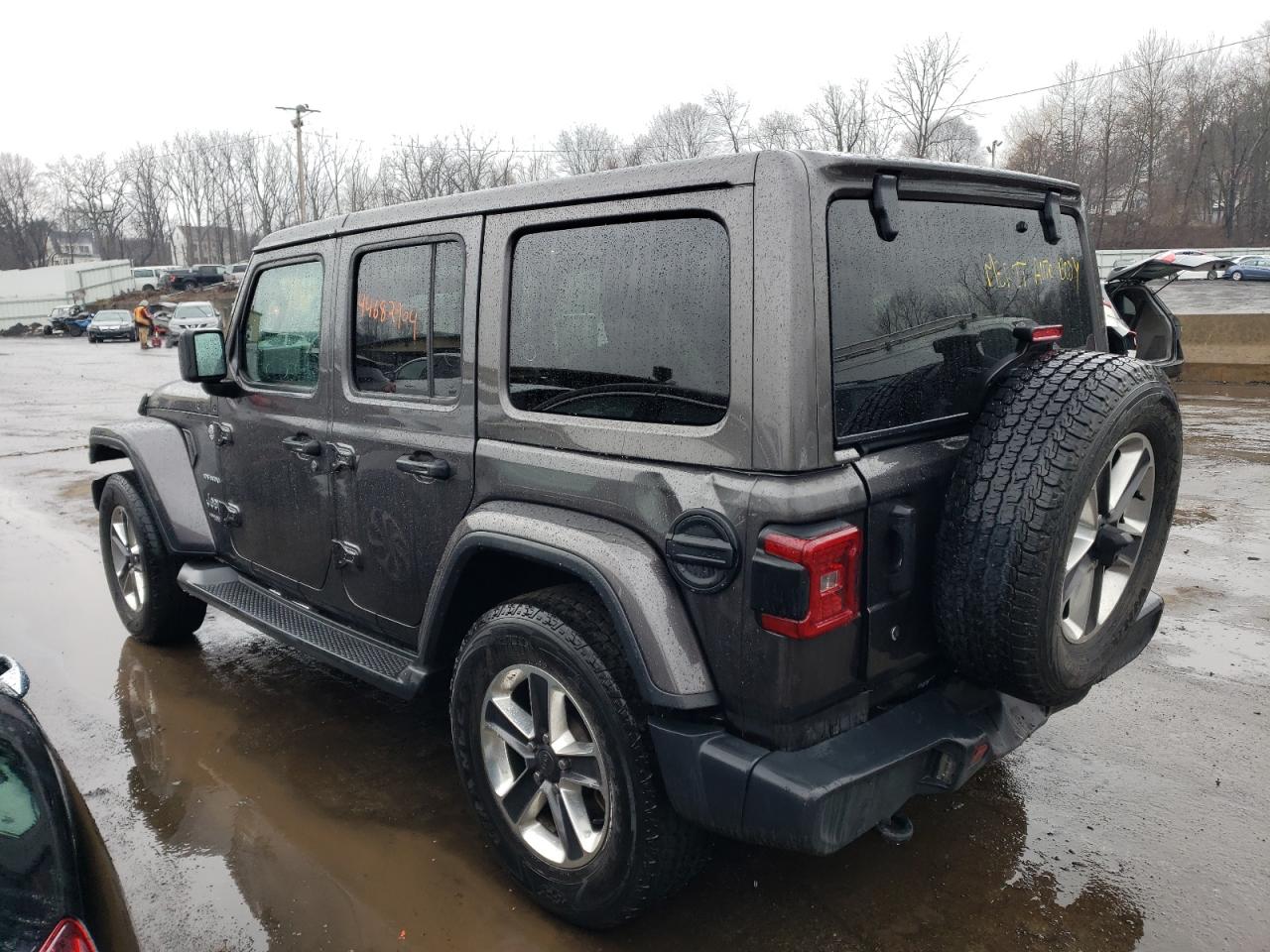 1C4HJXEG4KW570985 2019 Jeep Wrangler Unlimited Sahara