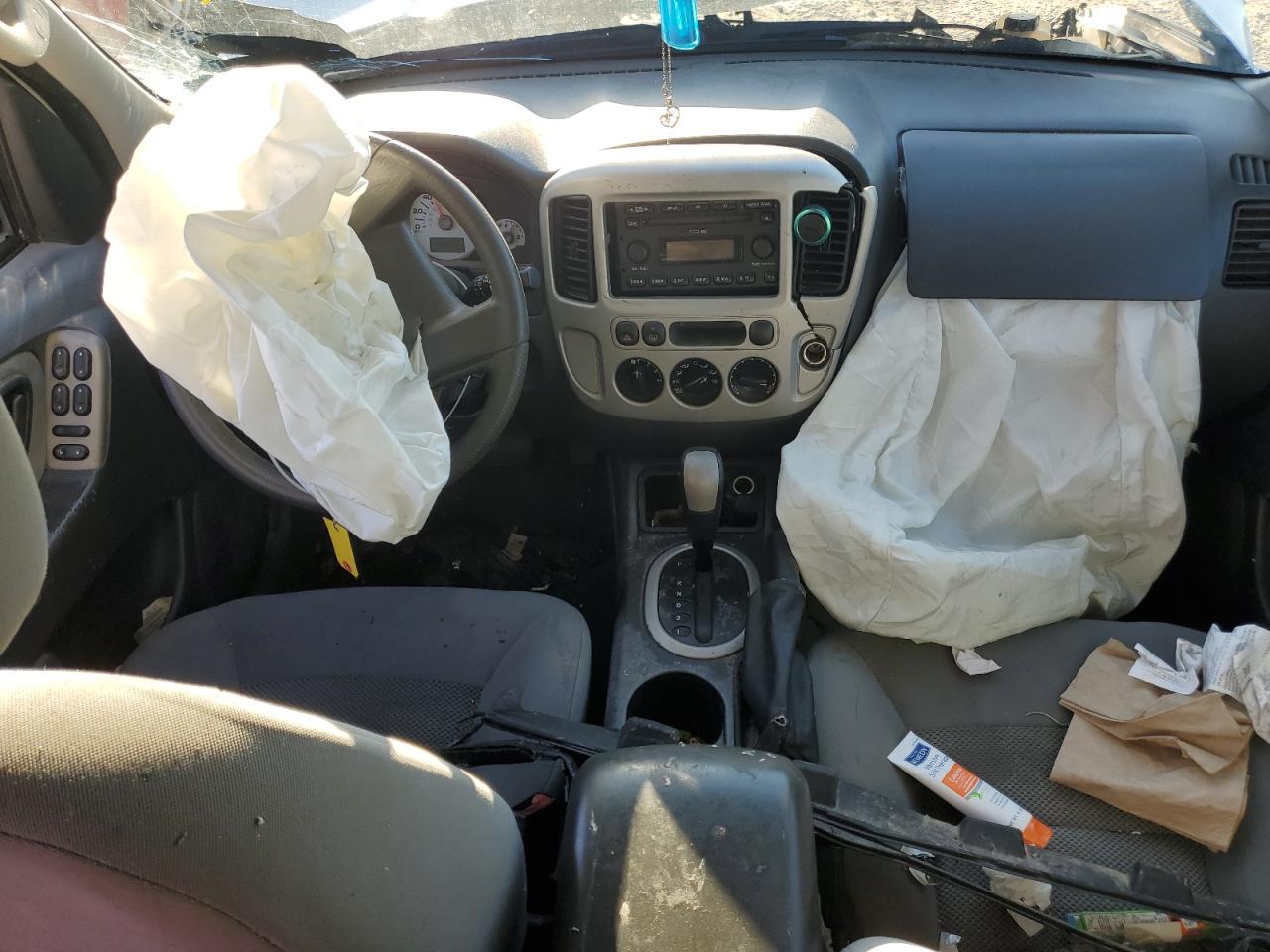 1FMYU03165KE40405 2005 Ford Escape Xlt