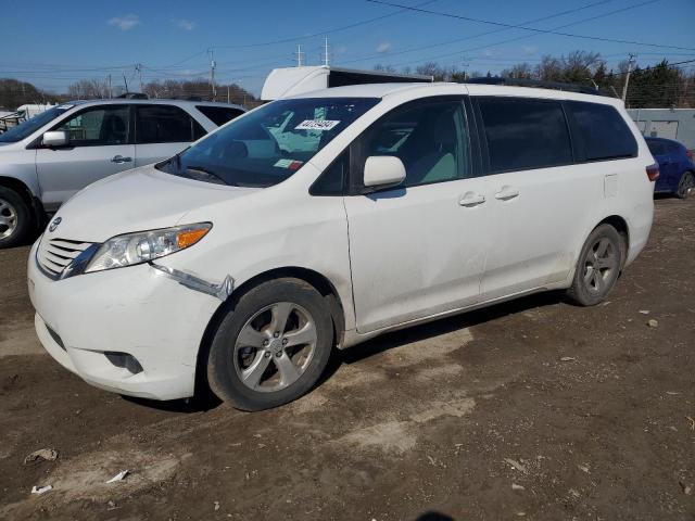 Lot #2392069972 2017 TOYOTA SIENNA LE salvage car