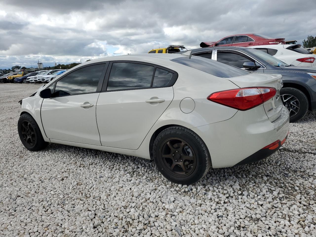 KNAFK4A65F5327596 2015 Kia Forte Lx