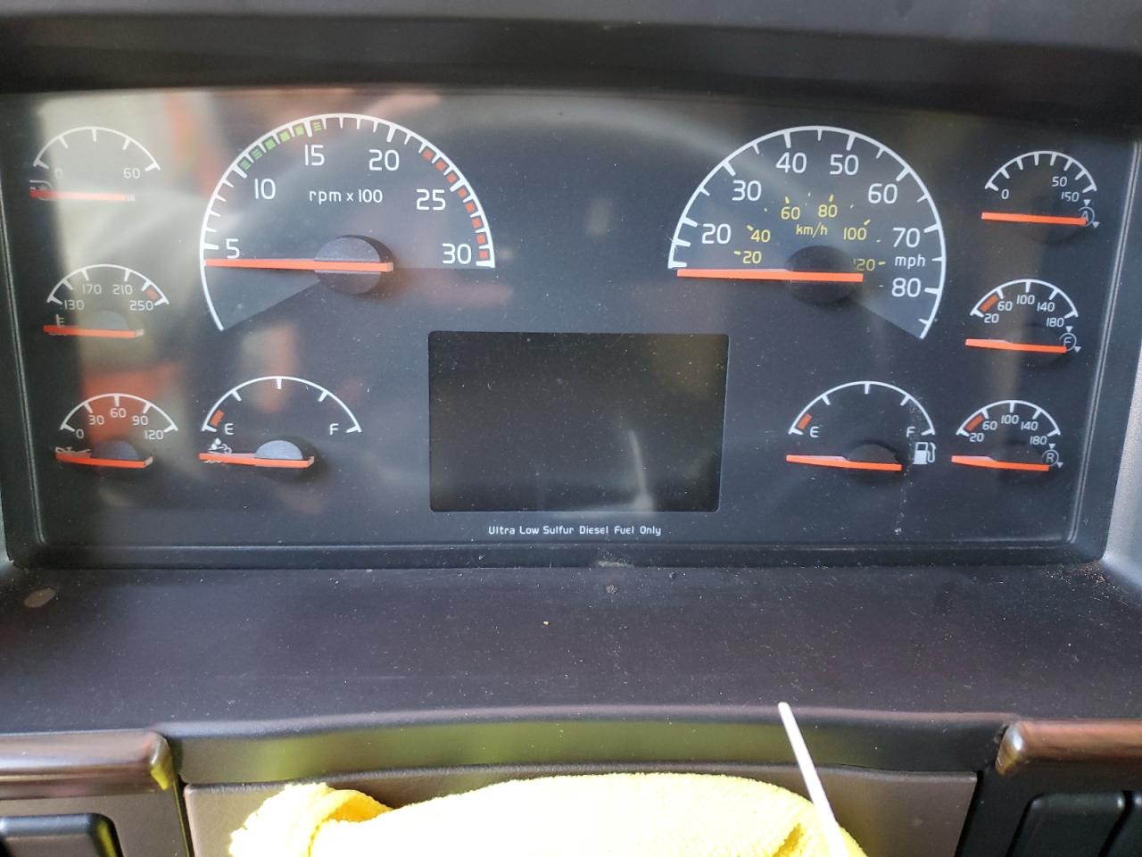 4V4NC9EH2HN981905 2017 Volvo Vn Vnl