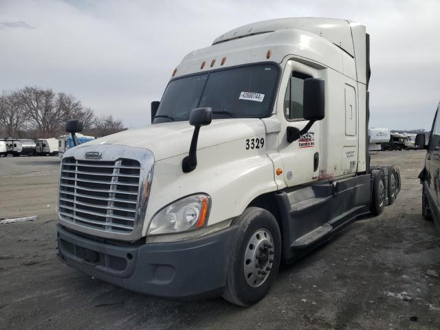 Lot #2475450453 2015 FREIGHTLINER CASCADIA 1 salvage car