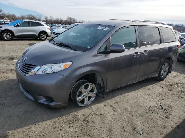 2017 Toyota Sienna LE